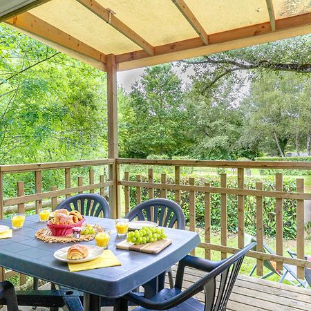 Camping Le Hameau Du Petit Lay Mouchamps Exterior foto